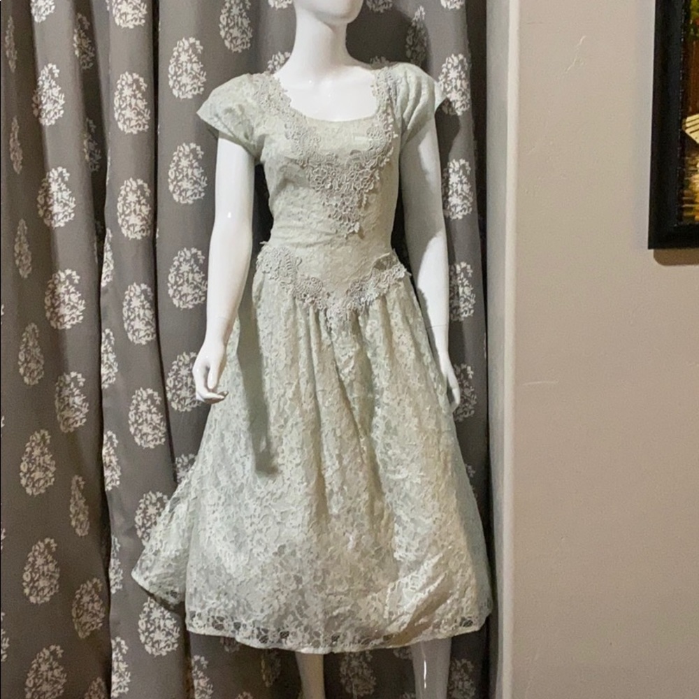 Vintage wedding dress